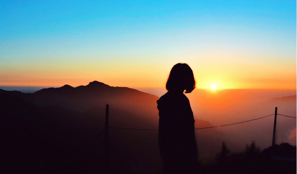 愿你努力向上光芒万丈的英语,愿你努力向上光芒万丈