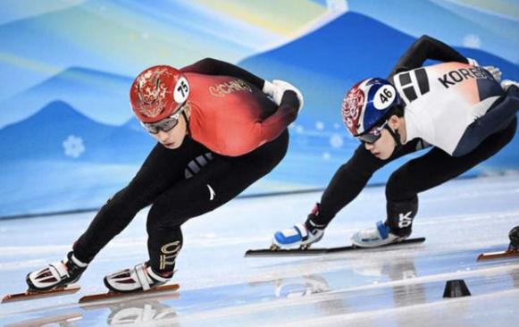 任子威连续三站拿四块金牌,任子威1000米夺冠冲线