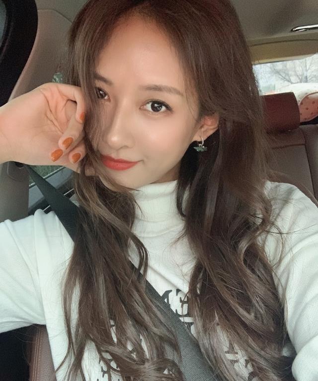 中国女篮王思雨照片好看一点的,徐杰和张茹王思雨身高啥关系