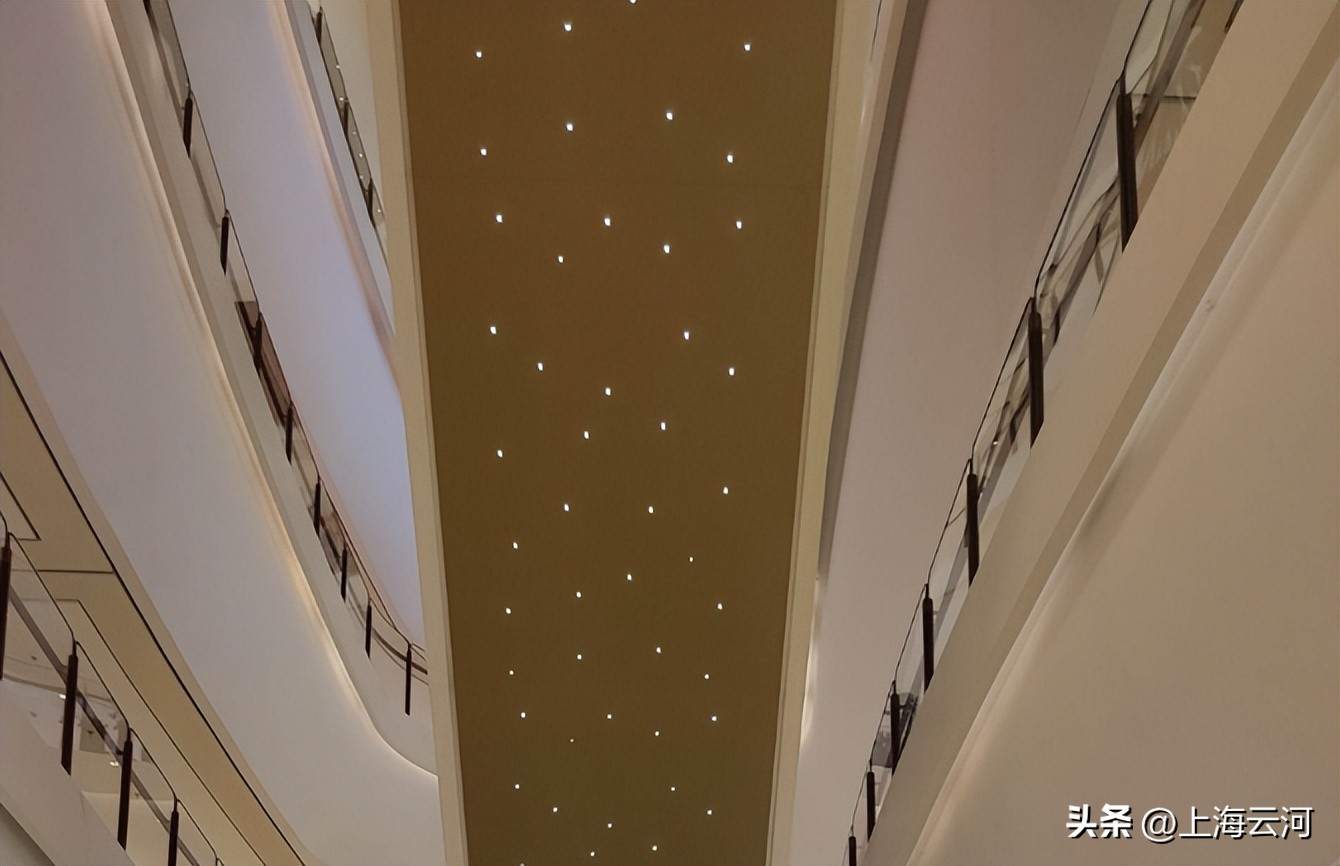 一瓶“娇兰”的香水卖１９万元，是故弄玄虚吗？还是物有所值？