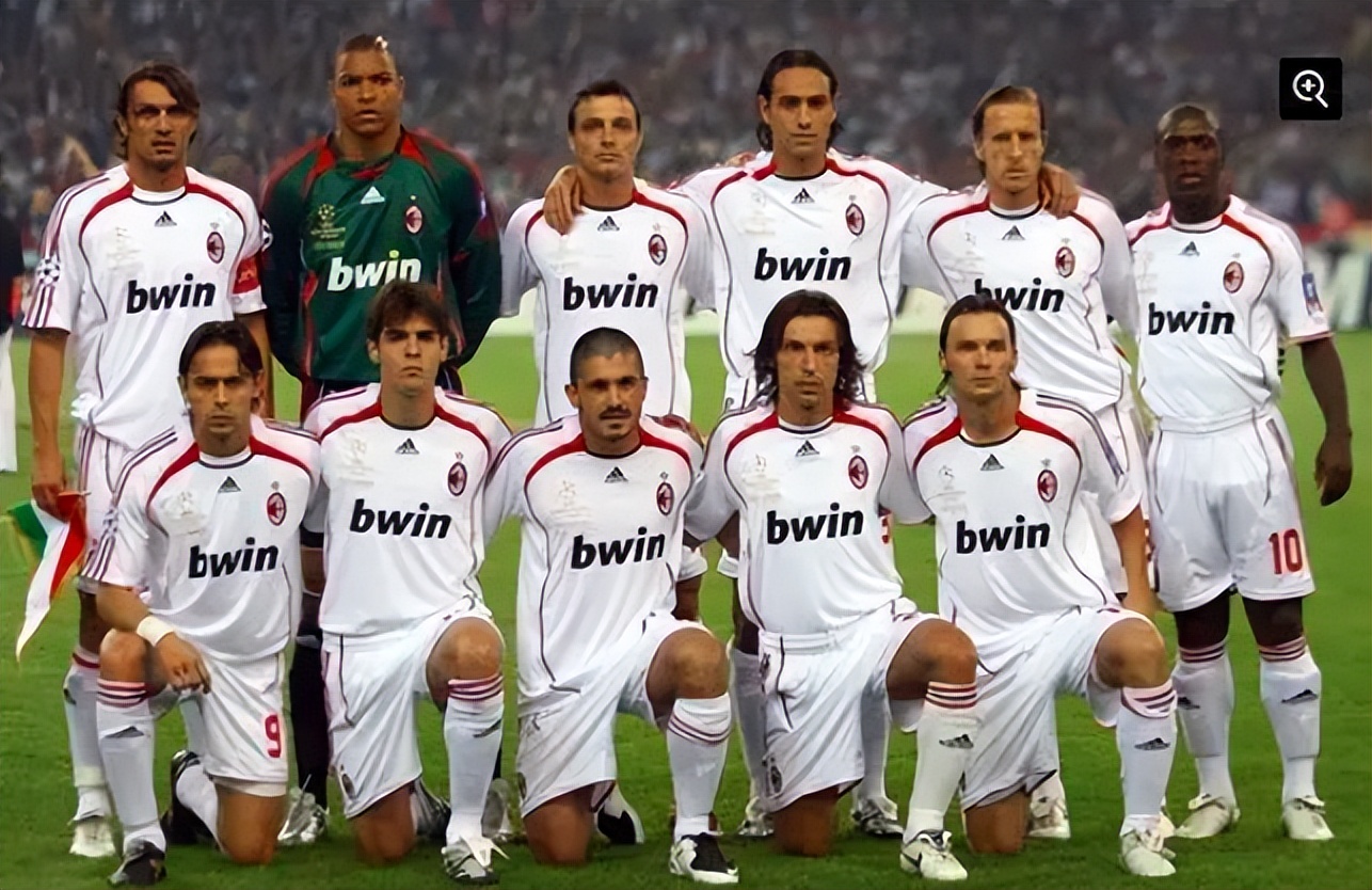 07年ac米兰圣西罗欧冠捧杯,07年ac米兰欧冠决赛