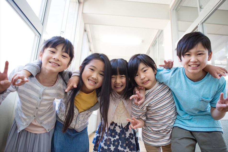 孩子小学在学校孤单没有朋友,孩子很孤独在学校没朋友