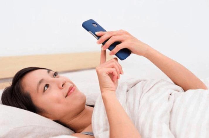 一个人不用手机与世隔绝,没有手机的日子就像与世隔绝