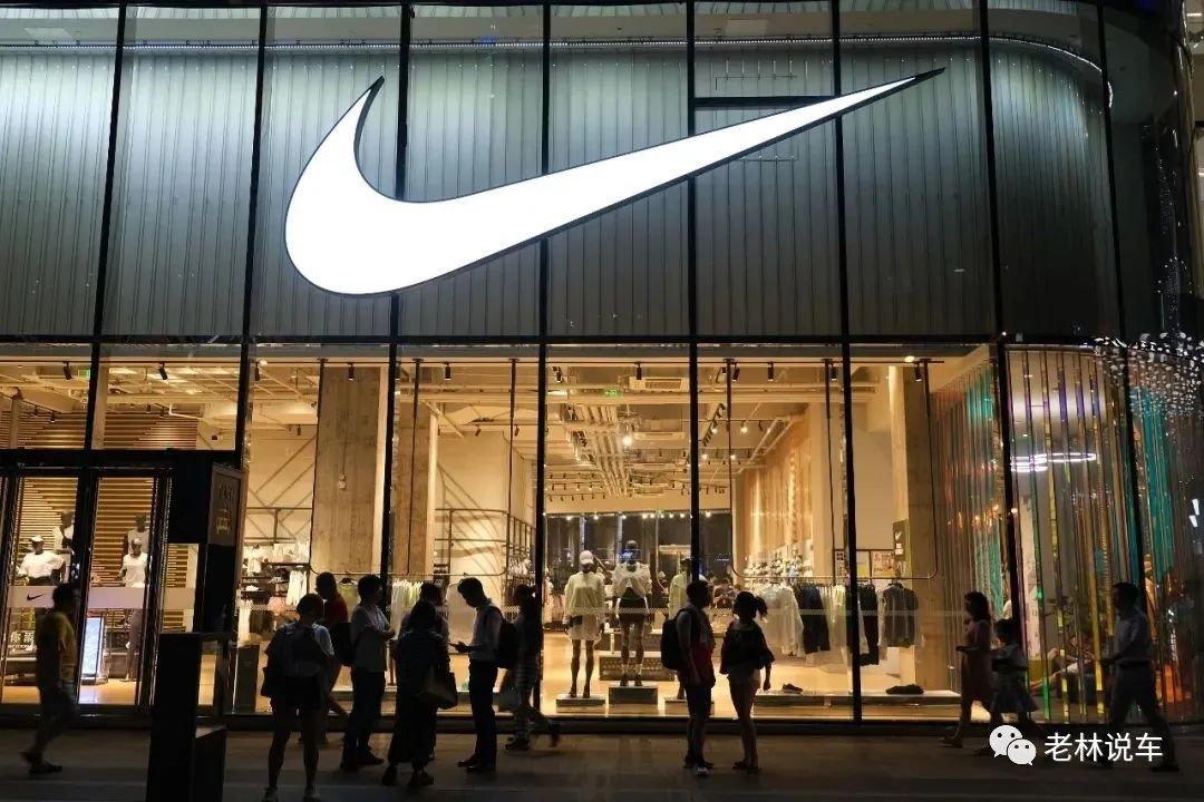 耐克跌落神坛,耐克最近大事件