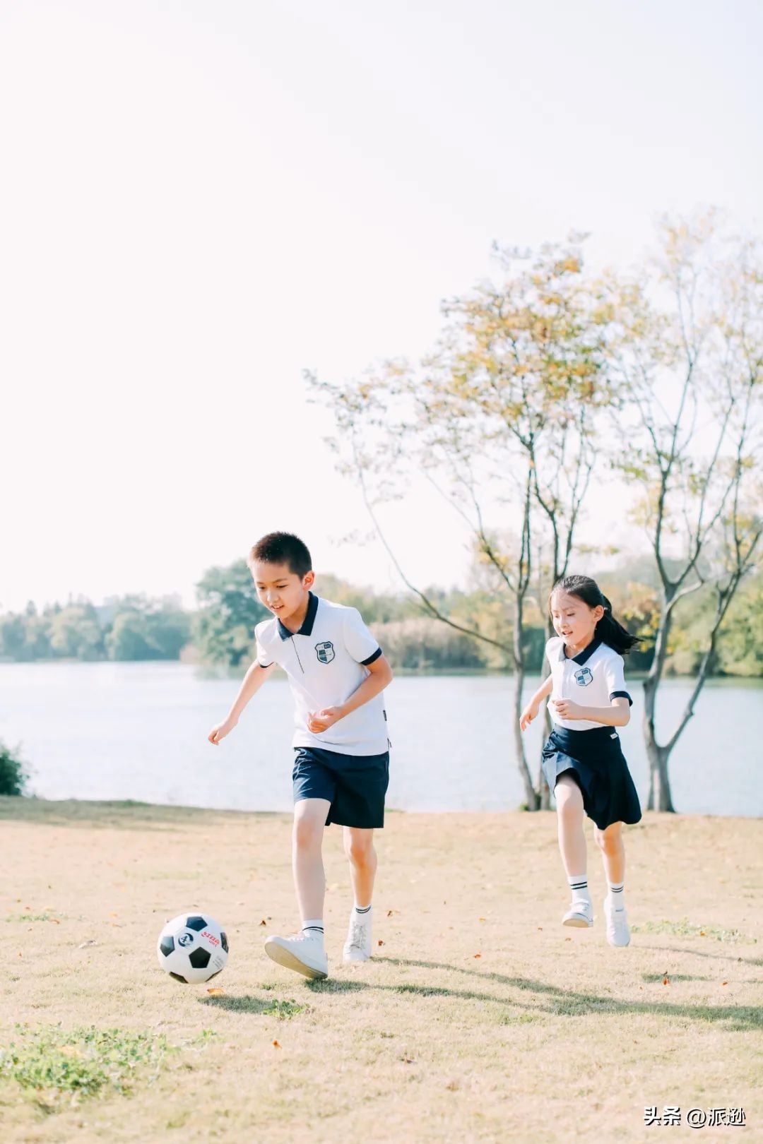 派逊中学夏季校服穿在学生身上的“小空调”
