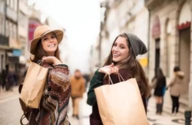 网上买的衣服不合适实体店给换吗,去实体店买衣服后悔想退换怎么办