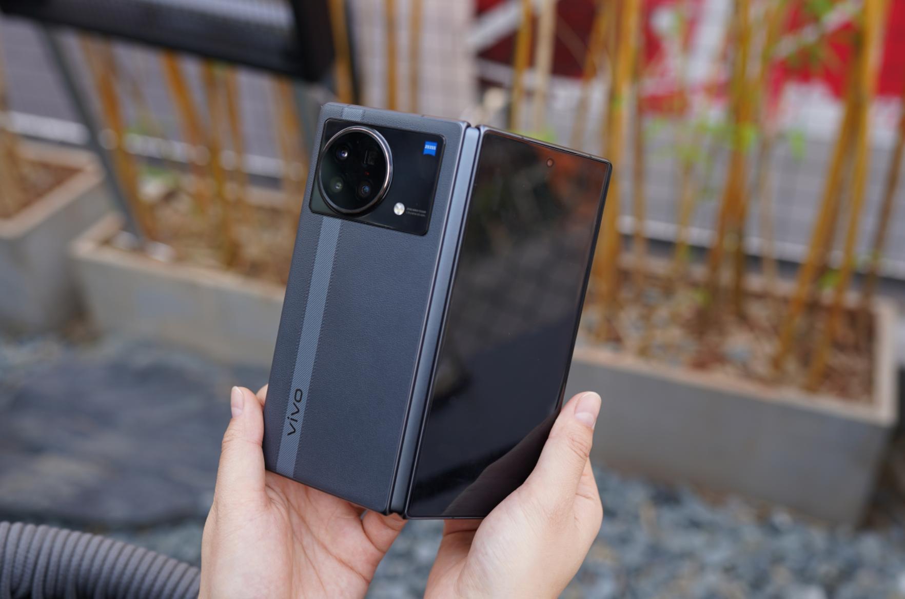 vivoXFold民间评测：8999起售，发布最晚折叠屏，能超越友商吗？