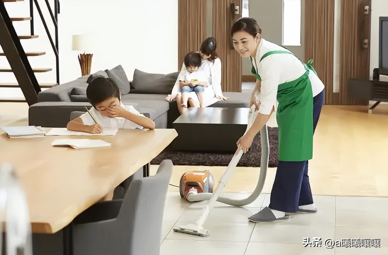 越南老人行善20年,越南一名俗家和尚长出超长耳垂