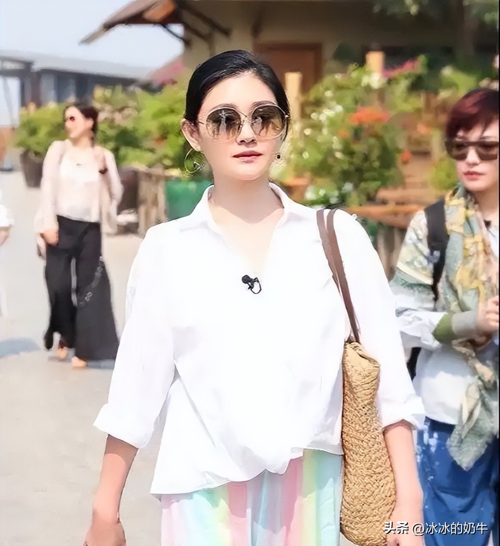 大S这人爱买名牌包，光头哥却用裤子给她做，换做是你，你愿意？