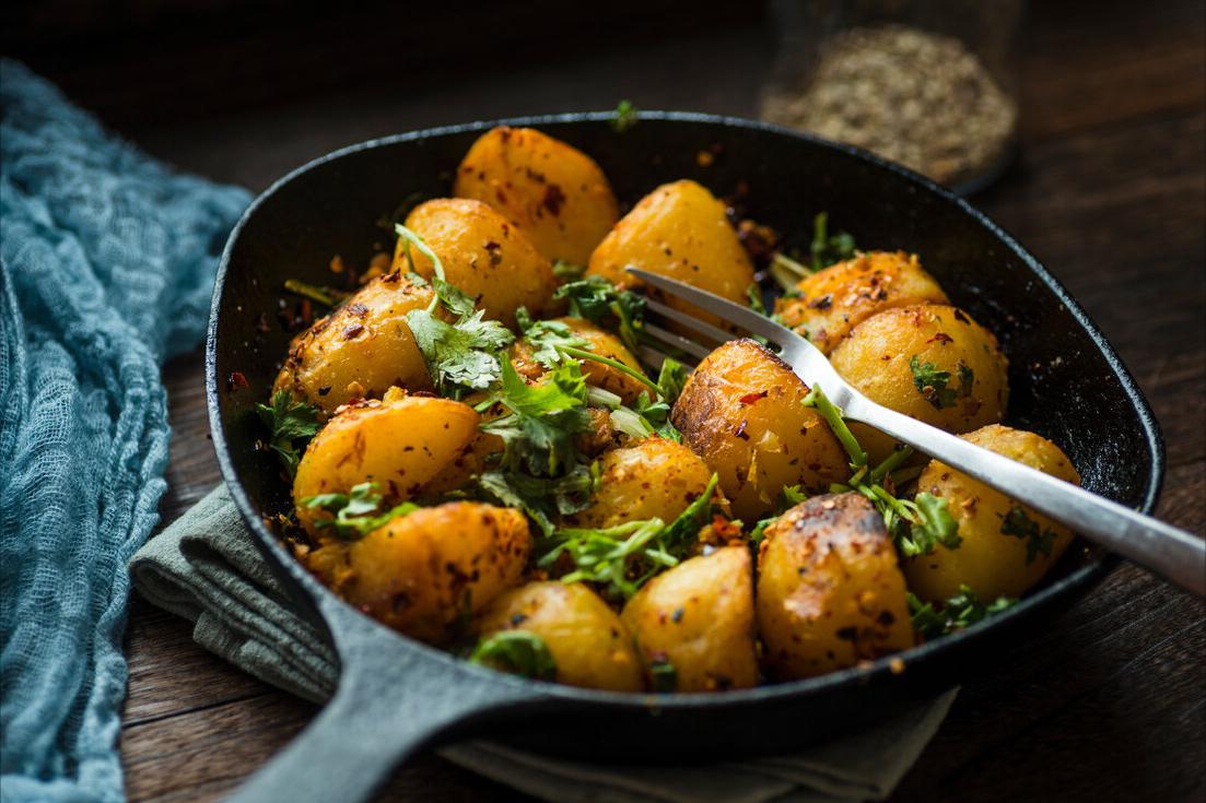 家用铁锅是生铁锅还是熟铁锅好,炒菜生铁锅和熟铁锅区别在哪里