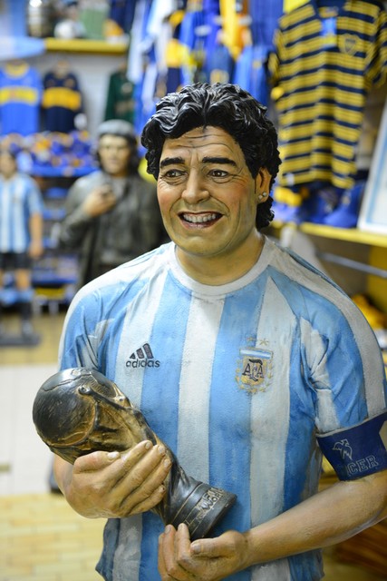 马拉多纳感情史,马拉多纳爱情故事