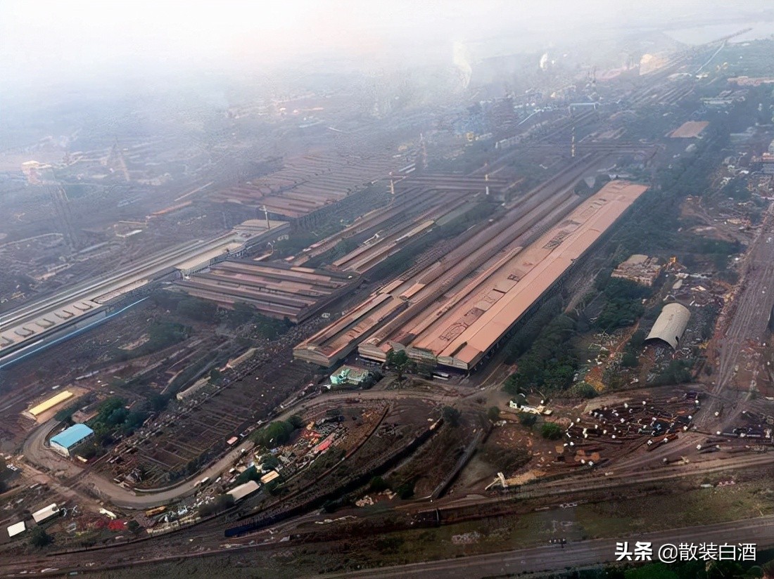 造一个航母有多难,造航母用多少吨钢板