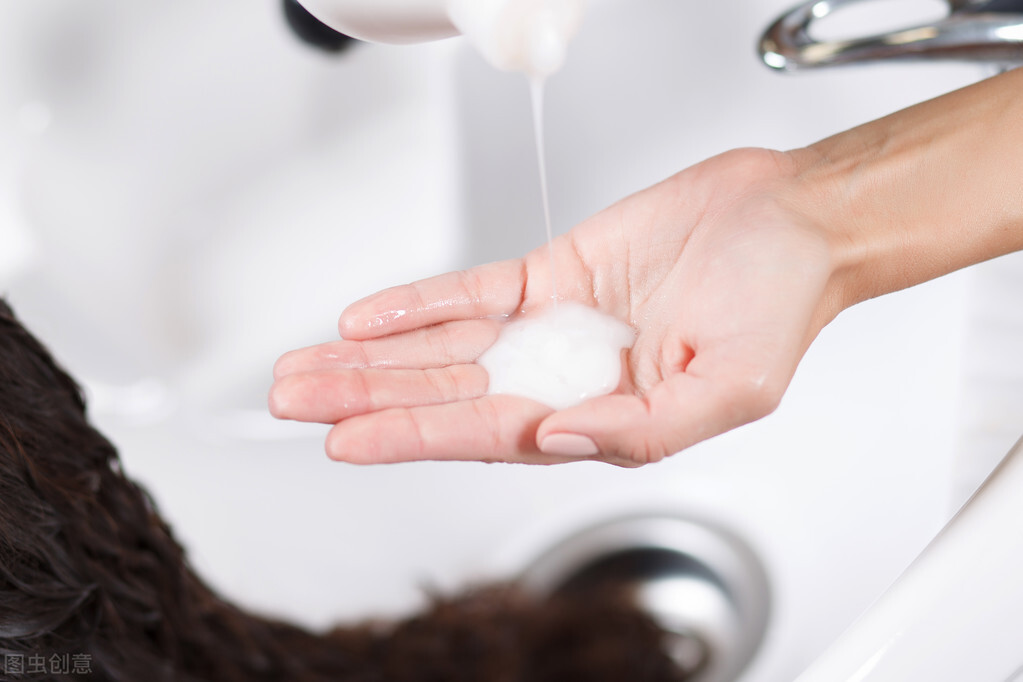 染后洗头容易掉色，这样做轻松解决掉色烦恼