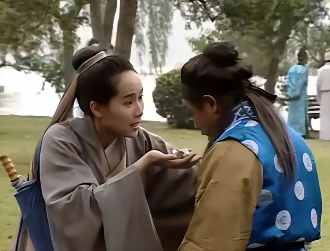 她也翻车了？？明明那么美，却被造型毁到没眼看，她这是怎么了？