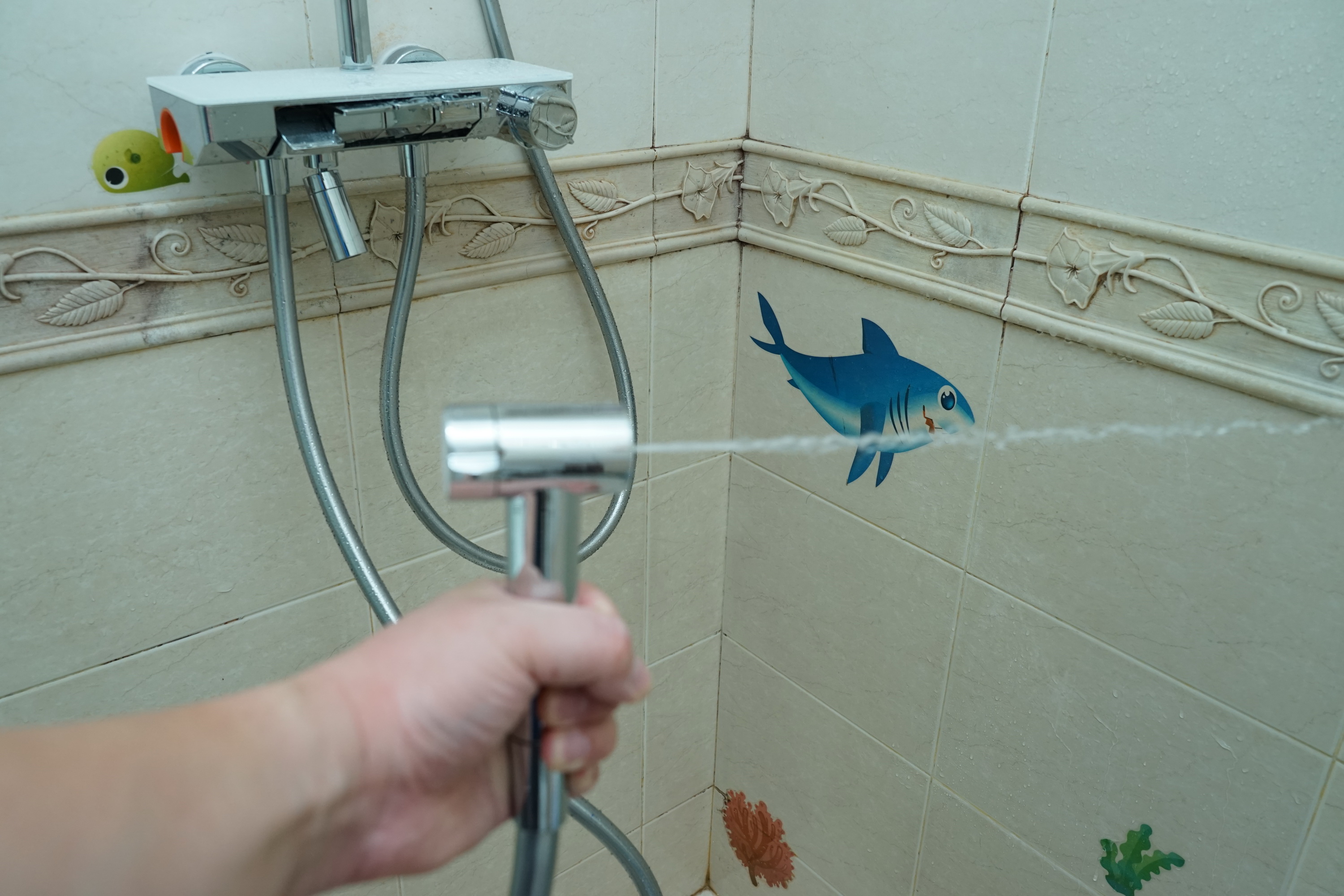 小米米家控温淋浴花洒,米家控温淋浴花洒s1用不用插电