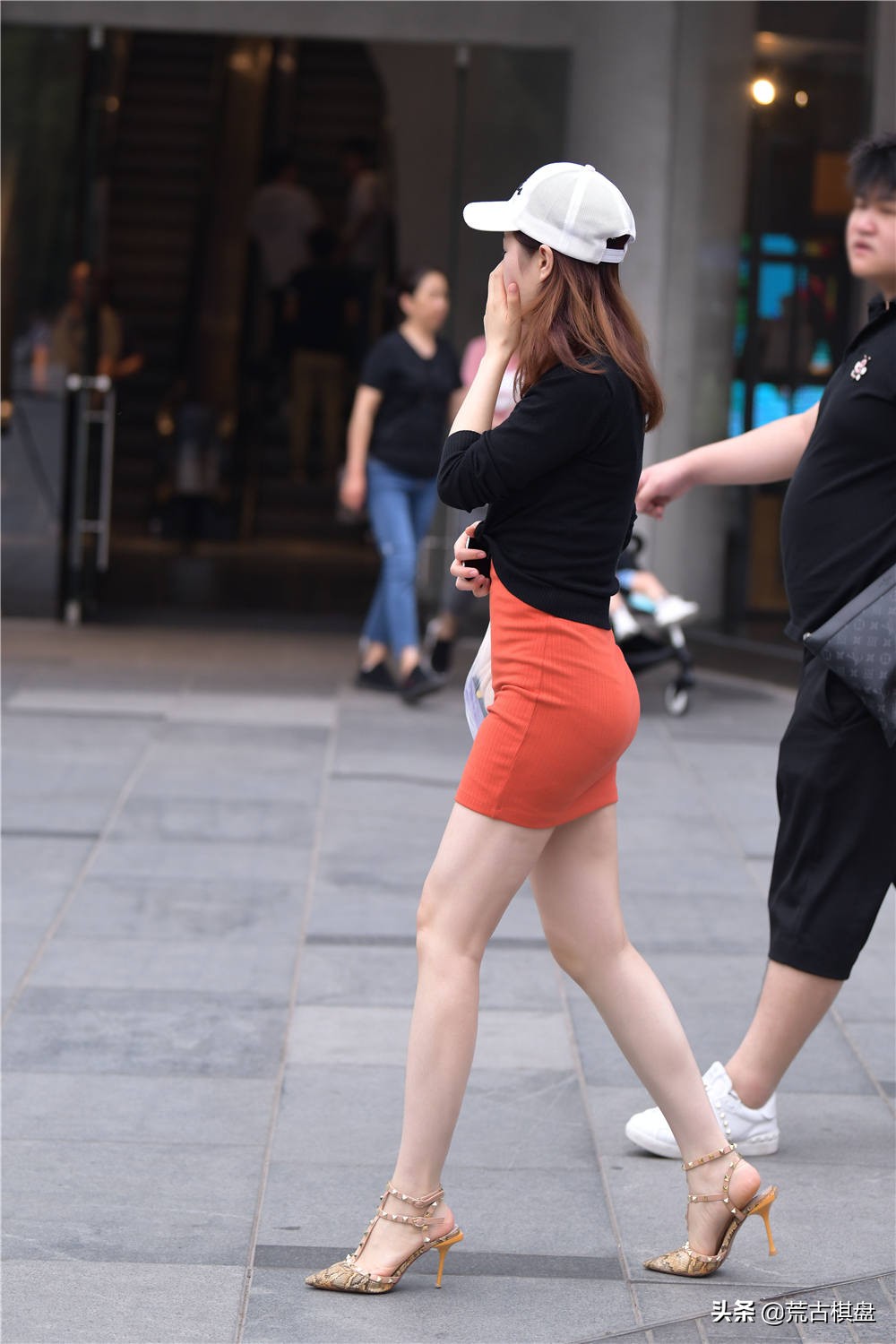 女人穿好看的高跟凉鞋,夏天穿的高跟凉鞋有气质