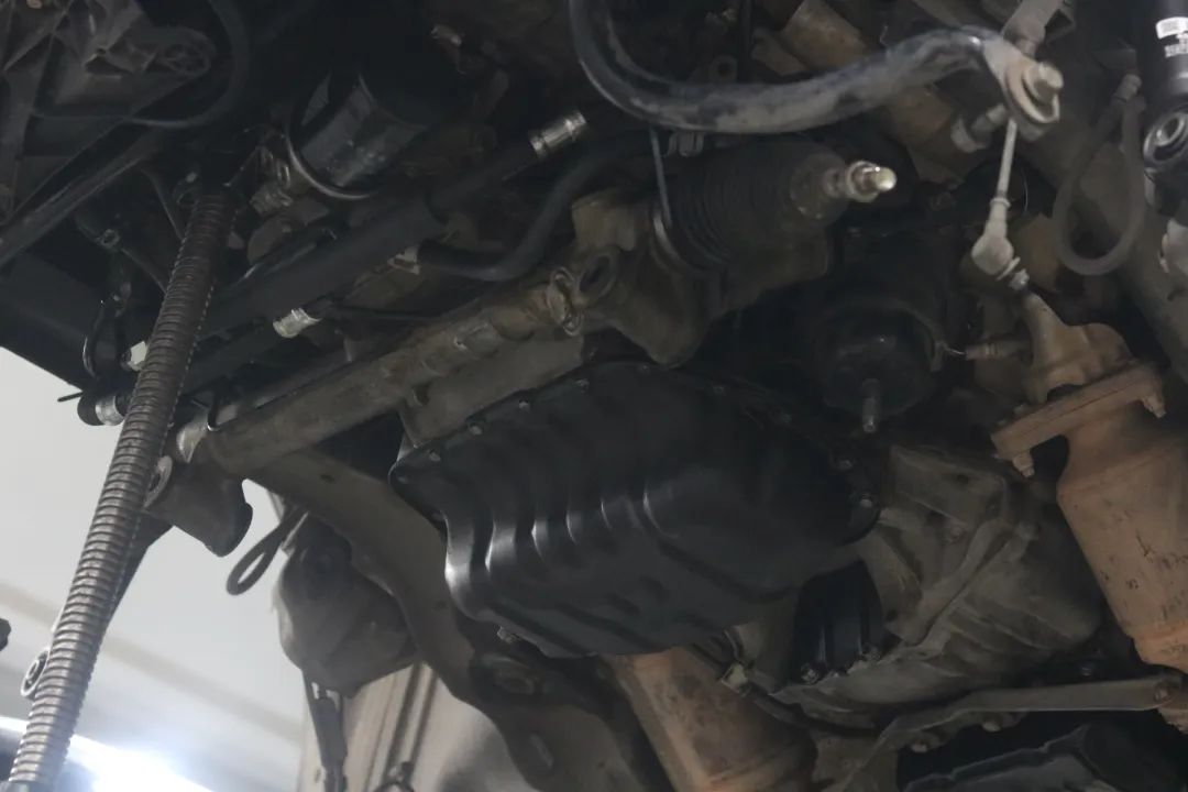 雷克萨斯ls430翻新修复,雷克萨斯ls430老车翻新作业