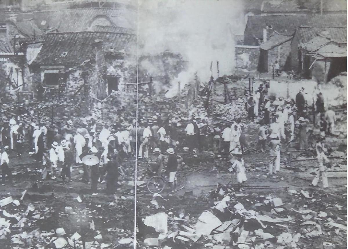 30张日本大*杀屠**罪行照片，日军闯入民宅祸害妇女，这就是罪证2