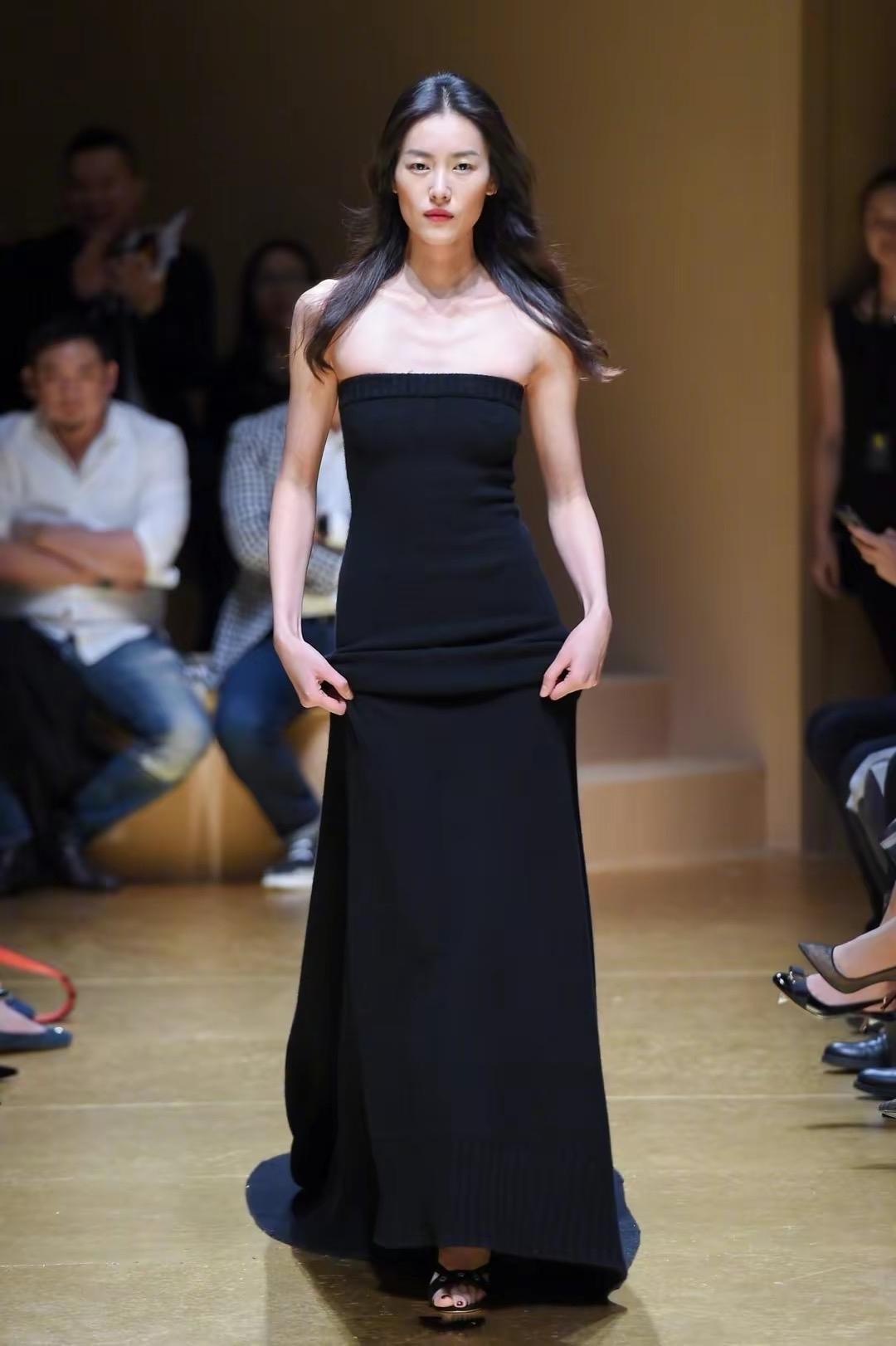 巴黎时装秀中国女模,巴黎时装秀女模西装