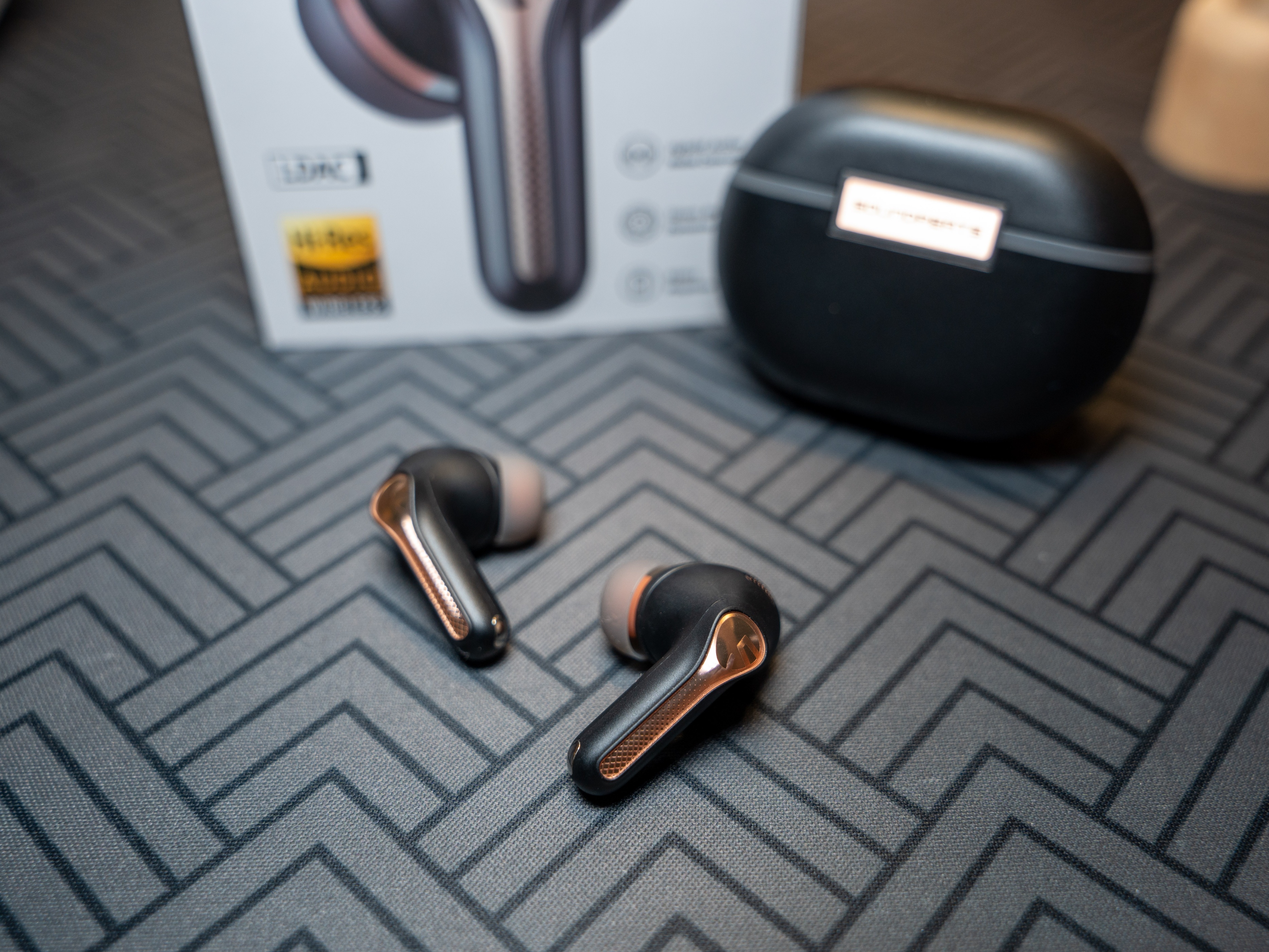 300块不到买Hi-Res金标主动降噪蓝牙耳机—泥炭Capsule3Pro分享
