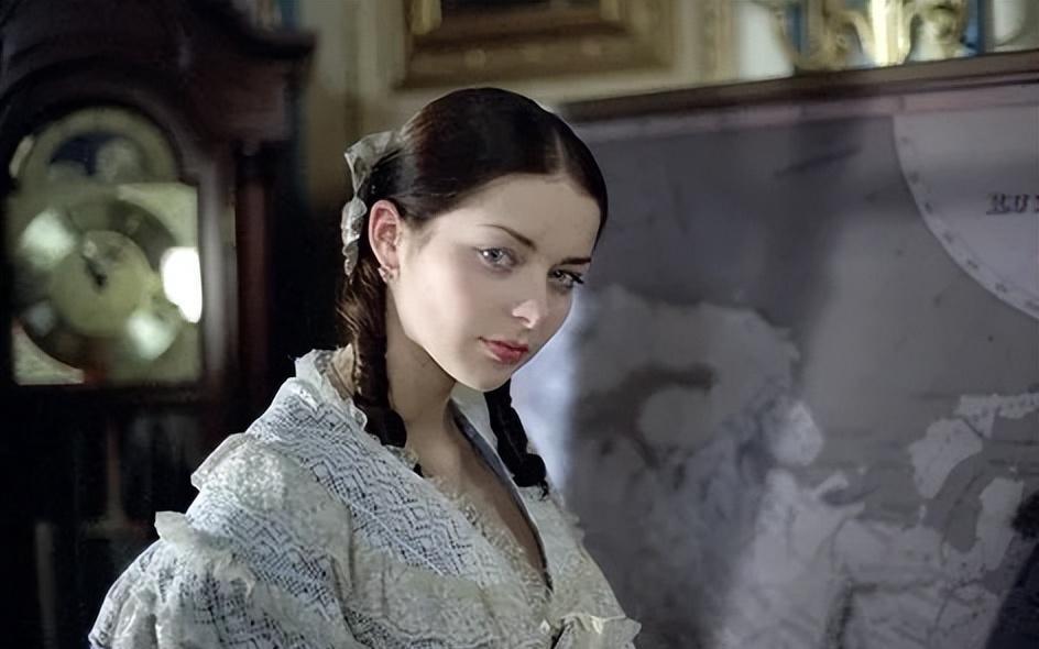 叶皇扮演者玛丽娜多少岁,玛丽娜叶皇