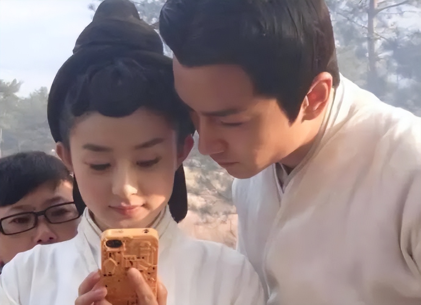 陈晓和谁谈过恋爱,一走红就抛弃发妻的男明星