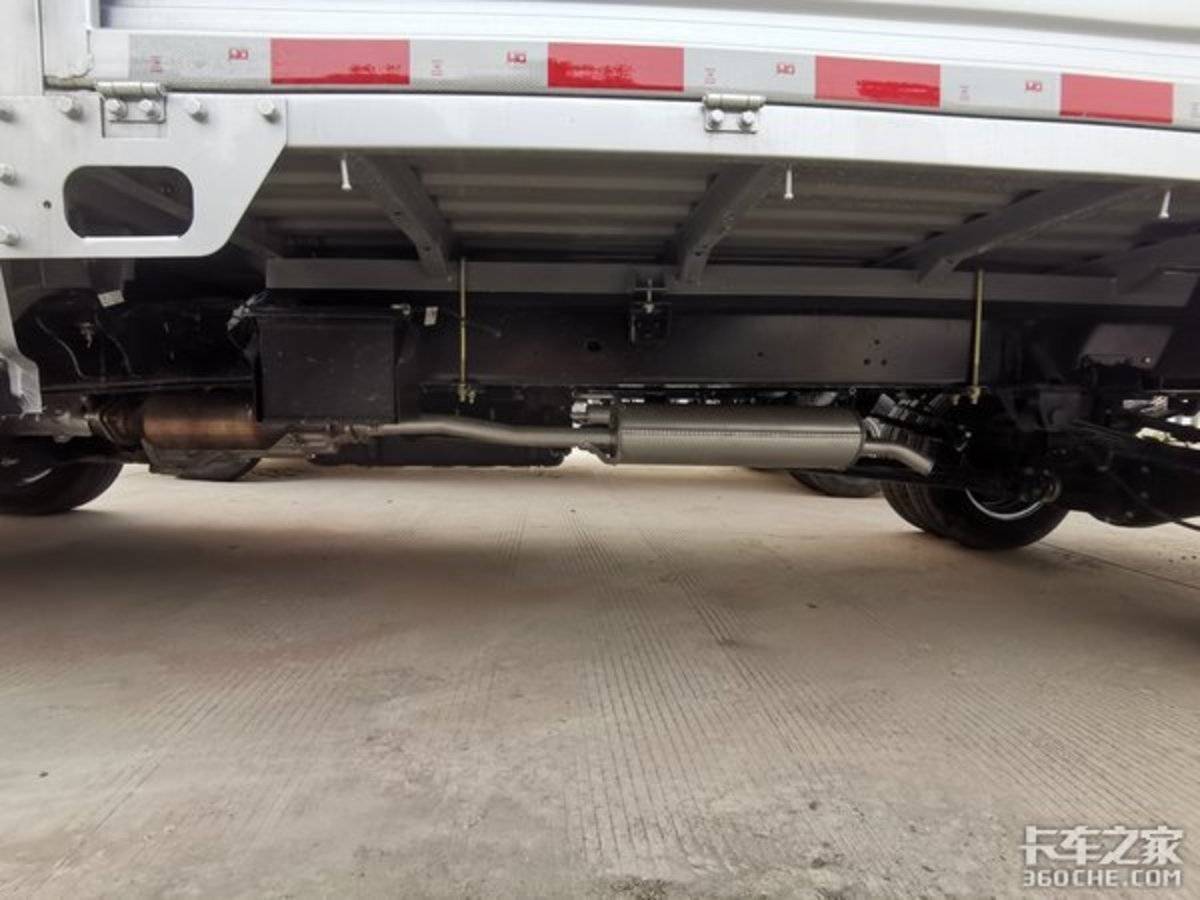 燕尾梁跟直通大梁哪个贵,轻卡燕尾梁和直通大梁区别