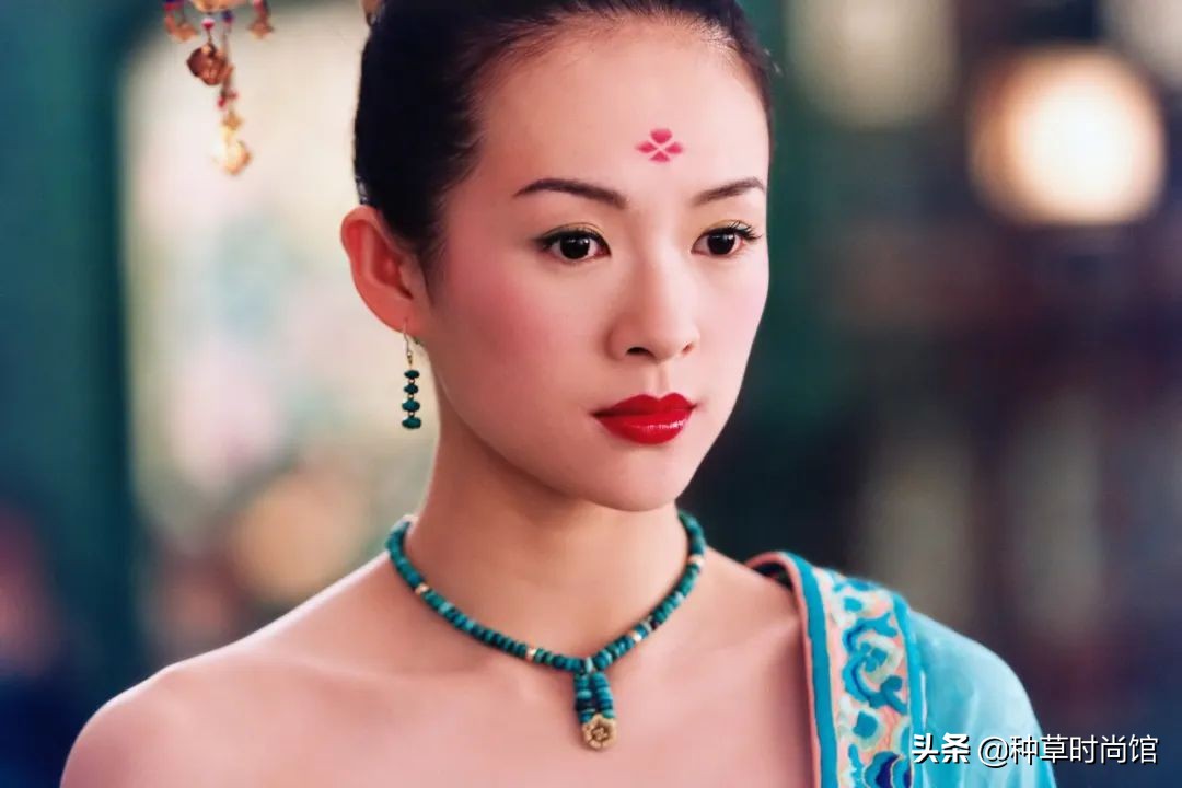 扁平脸淡颜变美思路,苦相女生长相怎么微调