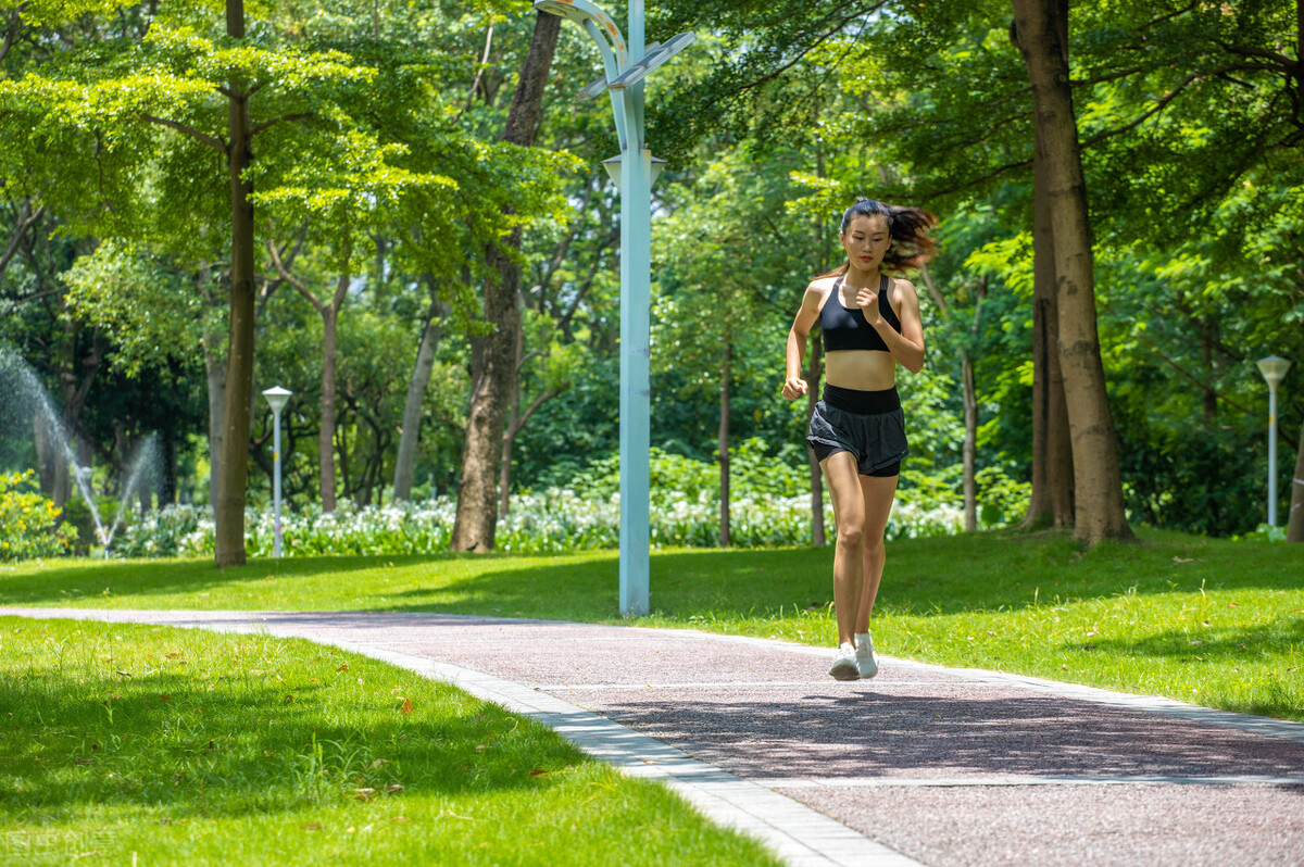 燃脂减肥增肌增壮训练计划,高效燃脂大体重健身动作