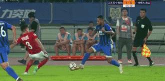 世界足坛十大独门绝技,足坛十大成名绝技第一名