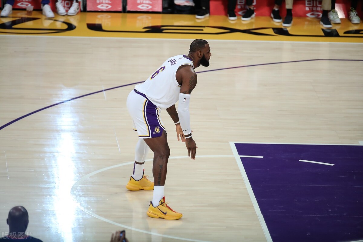 詹姆斯核酸检测阳性,詹姆斯新冠检测呈阳性隔离