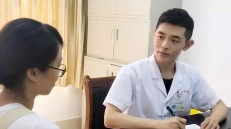 90后小伙转行做催乳师,90后小伙学催乳