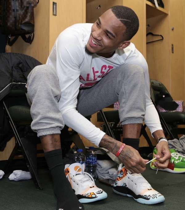 2022全明星战靴,2024年nba全明星名人赛上脚球鞋