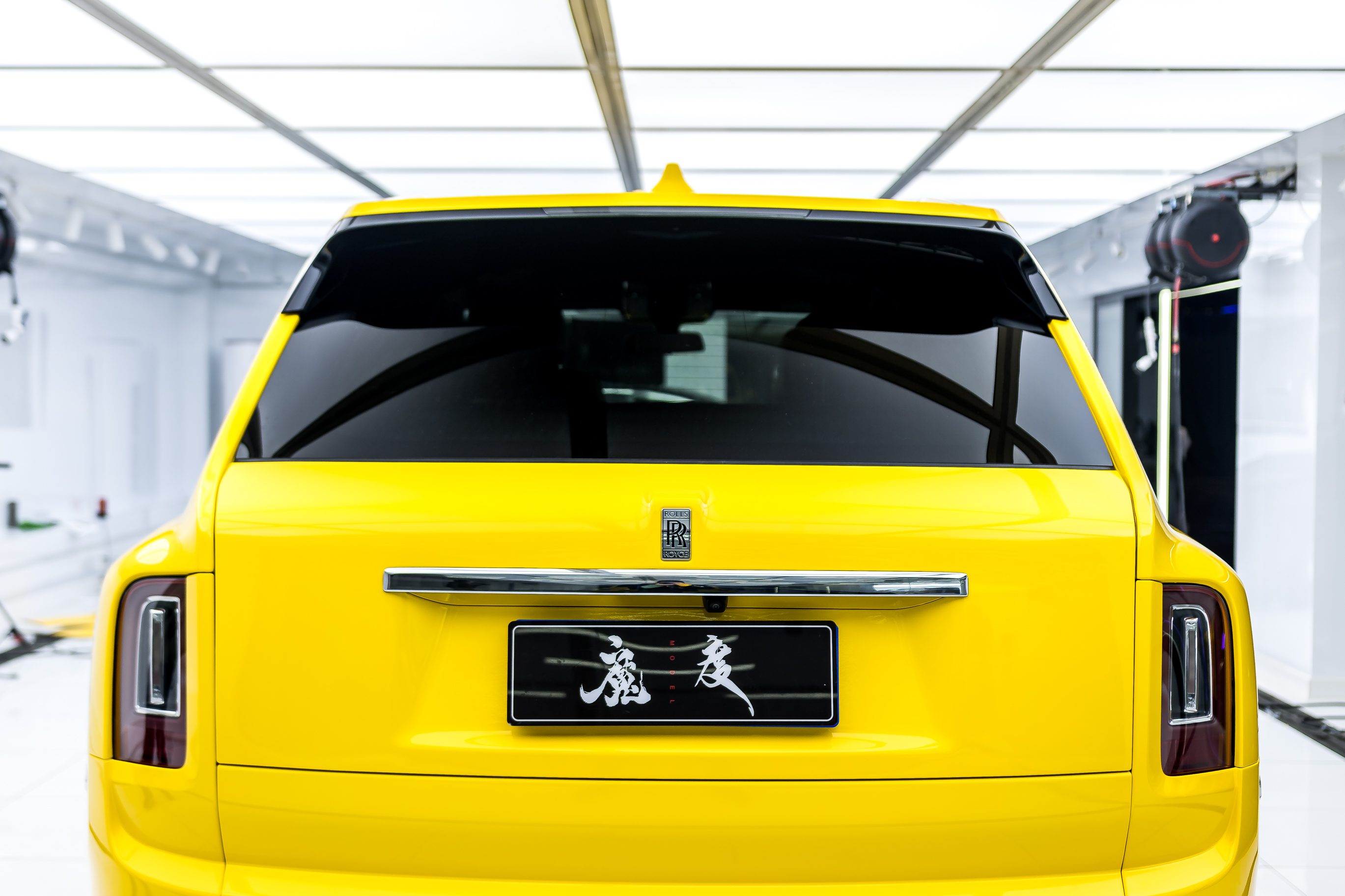 MAX车身改色膜丨西安汽车改色贴膜劳斯莱斯库里南换新定制涂装