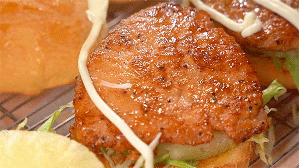 丹霞庄出现一个奇怪阿叔，一万块的店租竟卖起一元一只大鸡腿