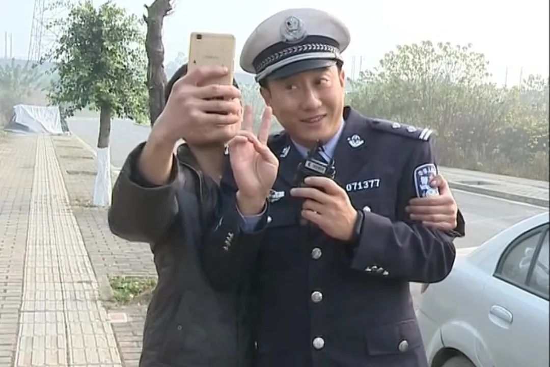 没有了公权力的光环，偶像就会变成“落水狗”