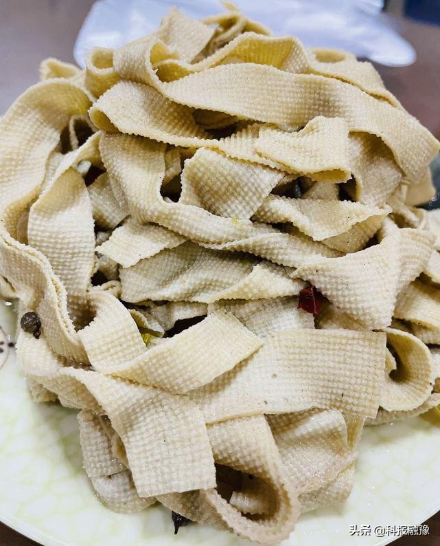 吃烩面喝茅台,烩面加鹿邑大曲