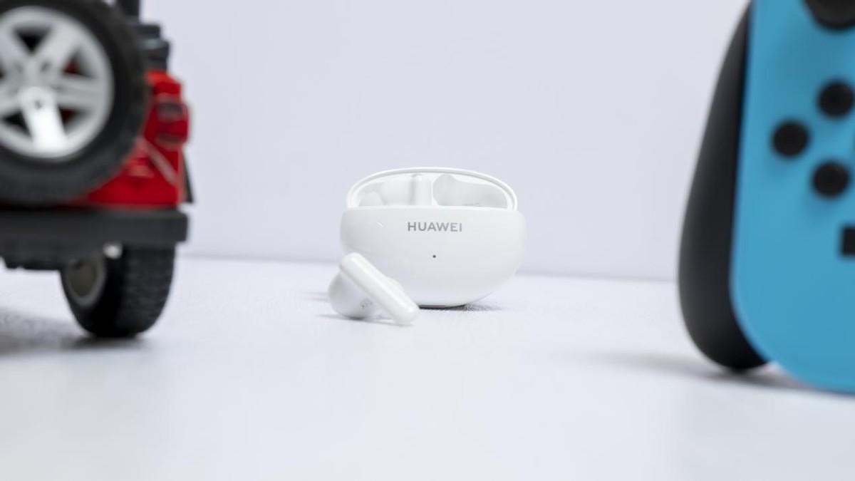 华为freebuds5i跟荣耀亲选,华为freebuds5至臻版和pro