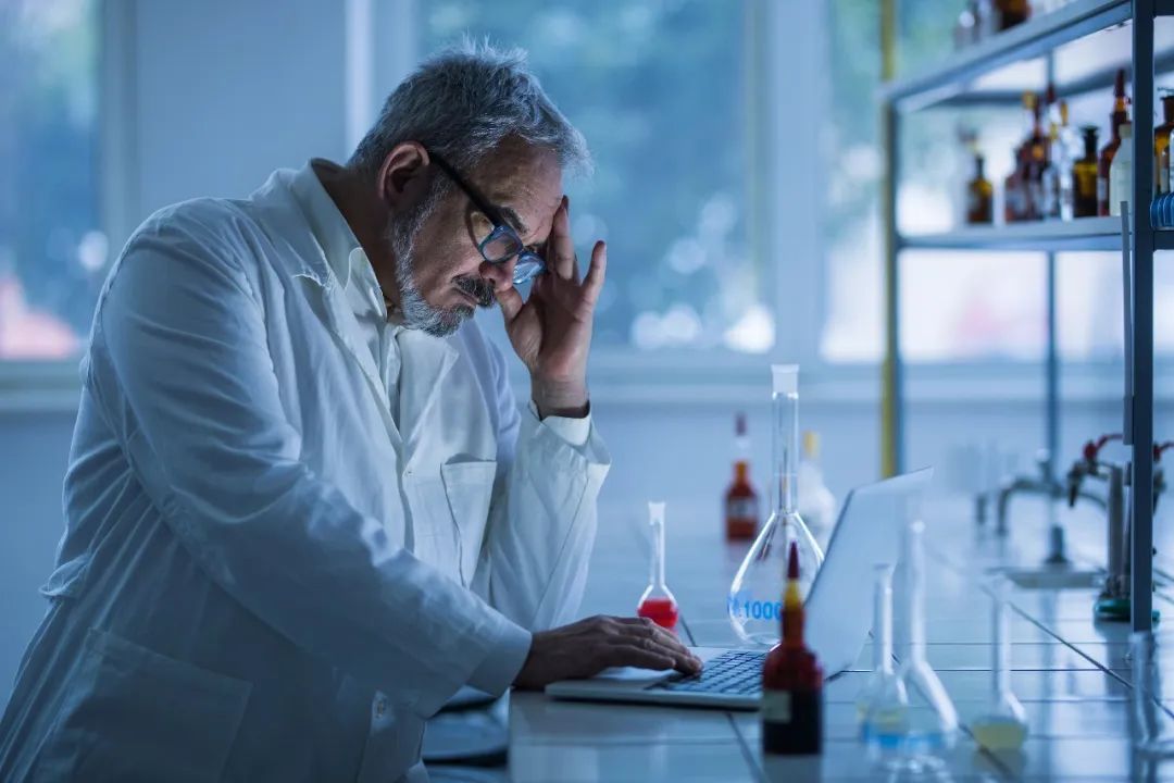 杨森晚年生活照,杨森晚年谈起杨汉秀