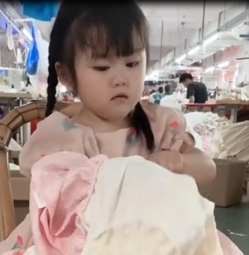 妮妮工厂小员工,妮妮的真实妈妈