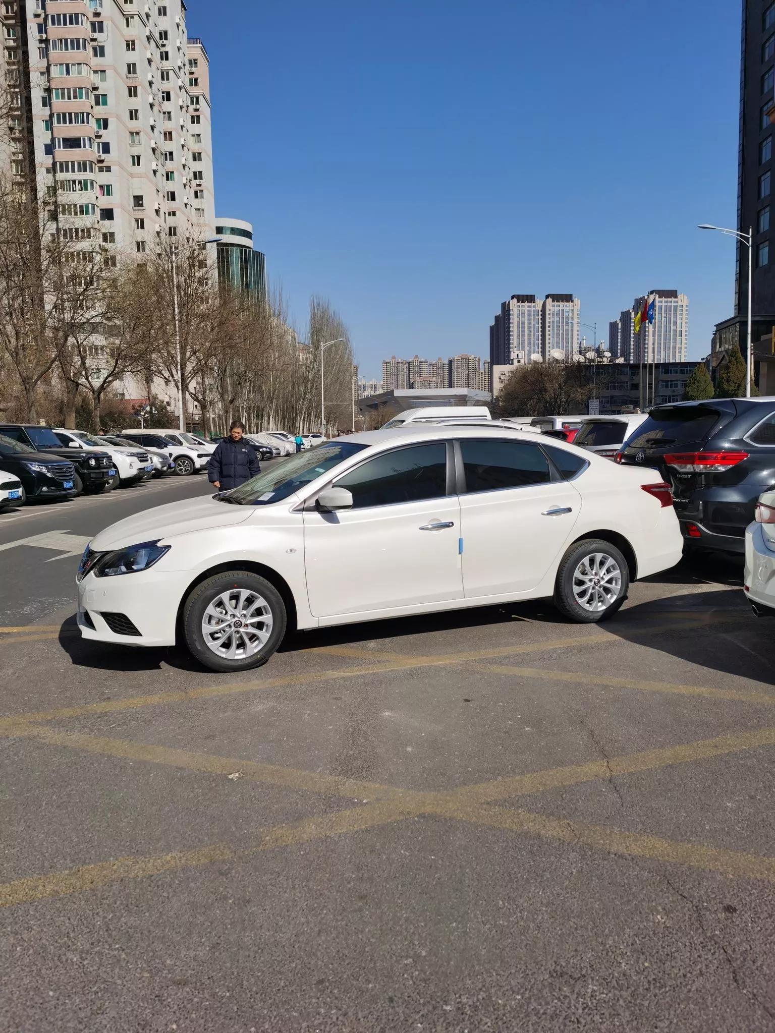 2022款轩逸真实用车感受,日产经典轩逸2022款图片