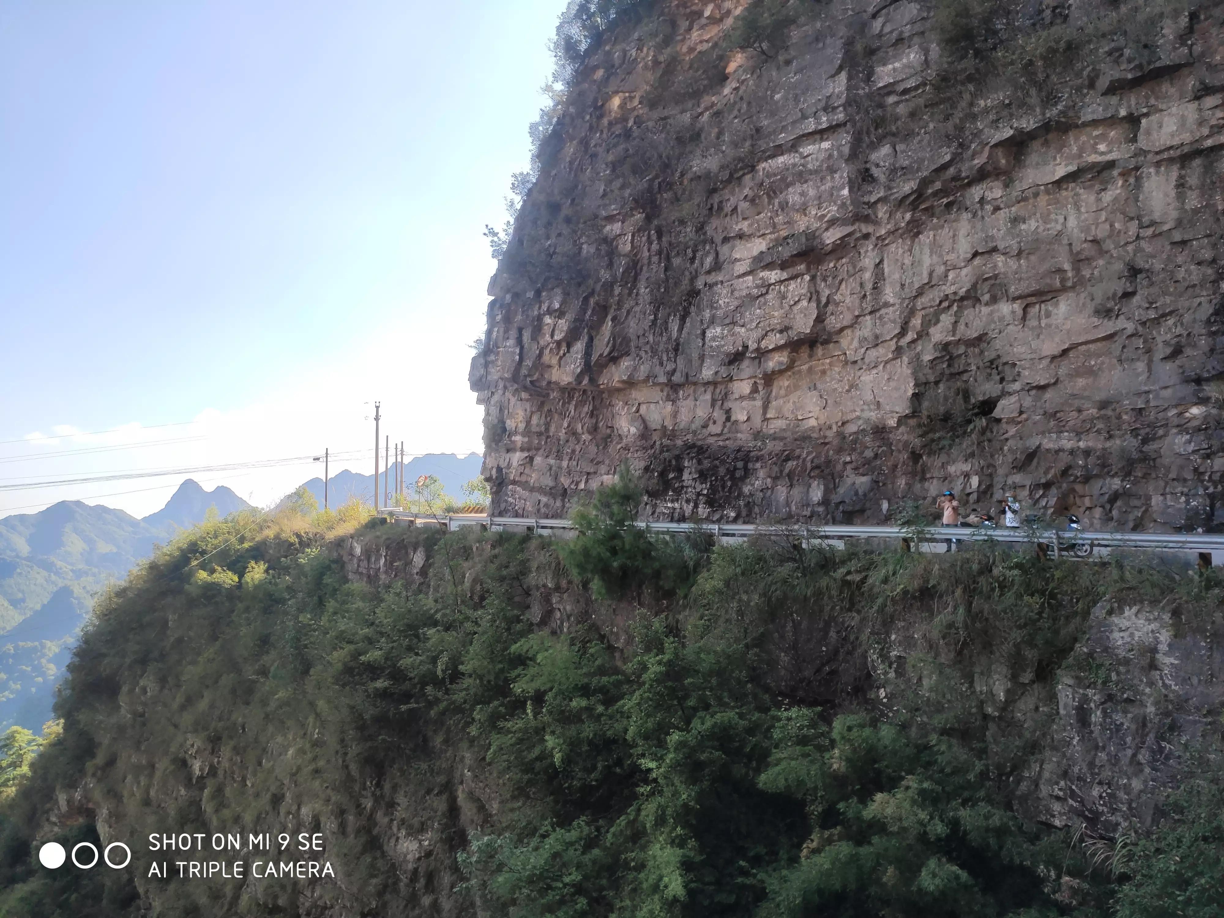 金秀六巷挂壁公路怎么走,航拍金秀六巷乡挂壁公路