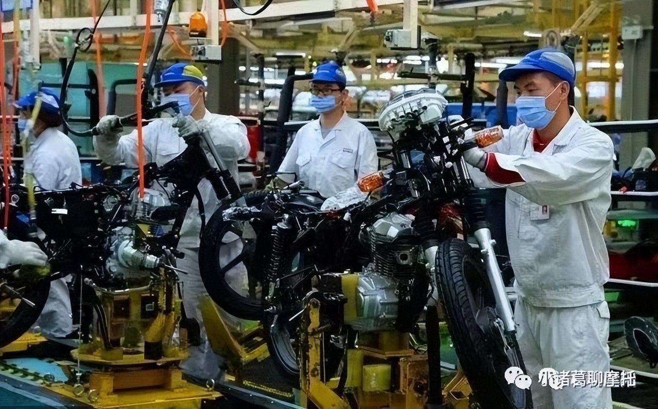 日本摩托车制造组装全过程,日本零下30度组装发动机过程