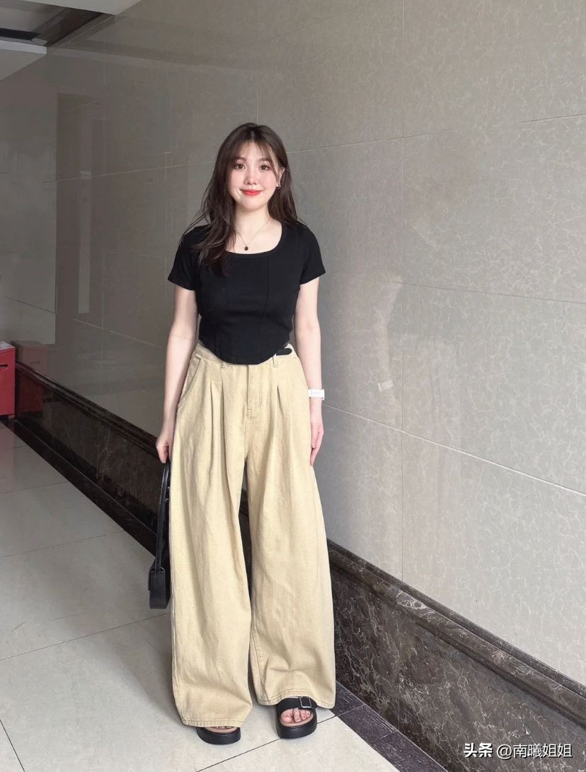 显瘦百搭的瑜伽裤好看吗,瑜伽裤和阔腿裤同框对比