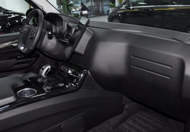 吉利电动出租车,吉利油电混动车出租车