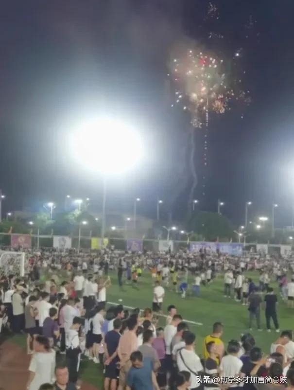 贵州村超掀起足球热,直击贵州村超足球之夜央视新闻