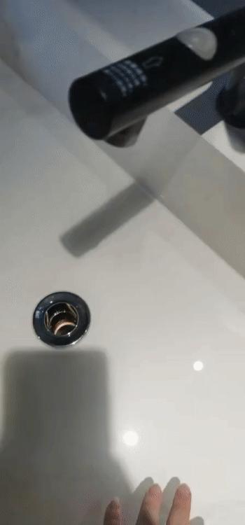 浴室柜一体盆选陶瓷好还是岩板好,浴室柜是用一体陶瓷盆还是大理石