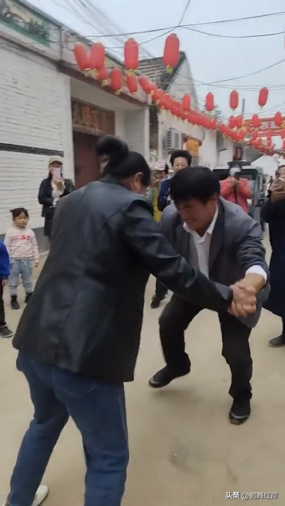 大衣哥儿媳曝光大衣嫂视频,大衣哥儿媳大衣嫂