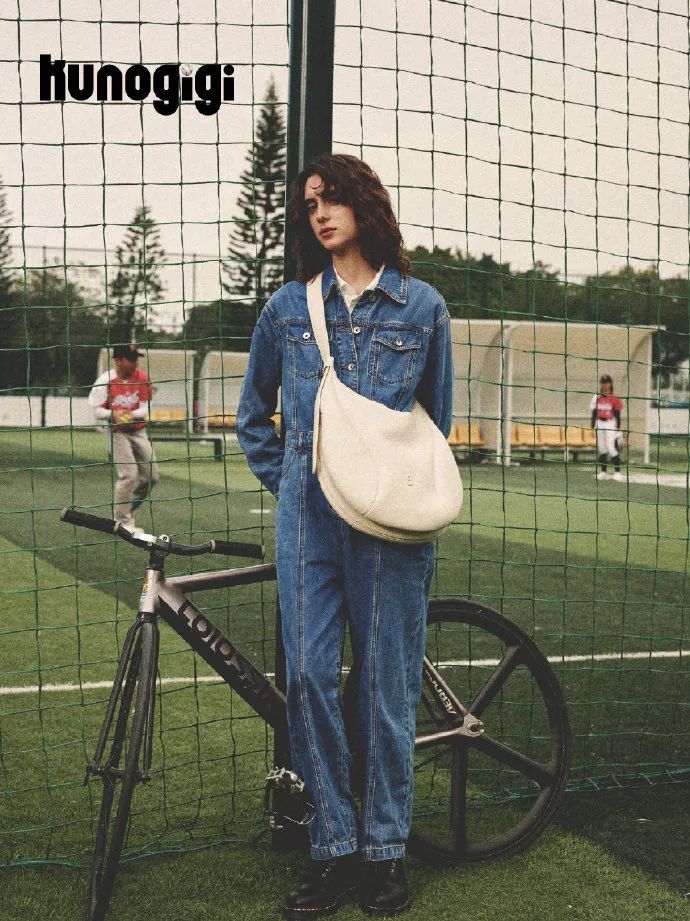 这个什么都装不了的包，凭什么卖到破亿？