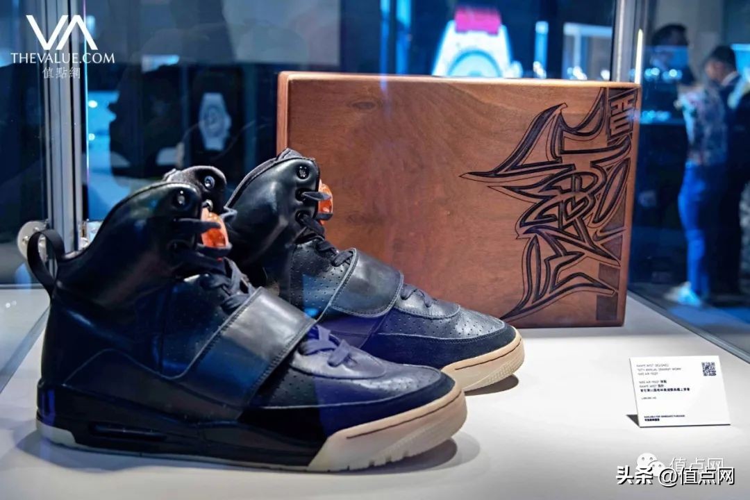 乔丹一双参赛球鞋拍卖出147美万元,乔丹airjordan1low复古蓝真假